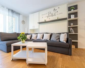 Ferienwohnung Butterblume, Feldberg - Haus Wiesenquelle - Feldberg - Sala de estar