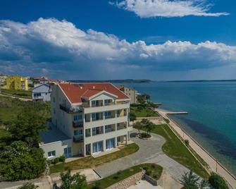 Hotel Vila 4m - Ražanac - Edificio