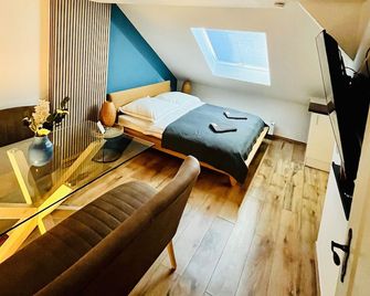 Aycatcherhomes - Top Lage I 4 Personen I 2 Schlafzimmer I Zentral I Altstadt Marburg I Nähe Fluss Lahn I Wlan I Apartment Sirius - Marburg - Slaapkamer