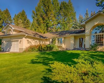 Luxury Mountain Retreat in Fairmont Hot Springs Resort Community - Fairmont Hot Springs - Edificio