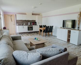 Fewo 8 zur Ritterburg - 6 Personen - Bützow - Sala de estar