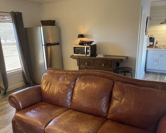 County lodging with style - غراهام - غرفة معيشة