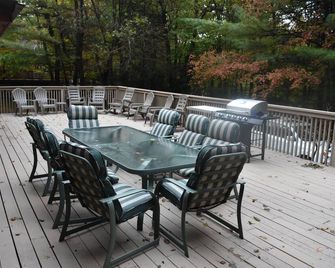 5 Bdr Cabin Game rm Large Deck Fireplace FireTable - Lake Harmony - Balcony