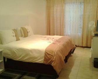 Rose Bella Bnb - Mthatha - Bedroom