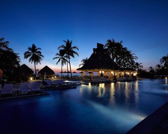 薩利尼塔斯皇家迪卡梅隆俱樂部酒店 - 阿卡胡特拉 - 阿卡胡特拉 - 游泳池