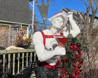 Queen Anne style Home with Private entrance 1B/1B unit in Historic Provincetown - Provincetown