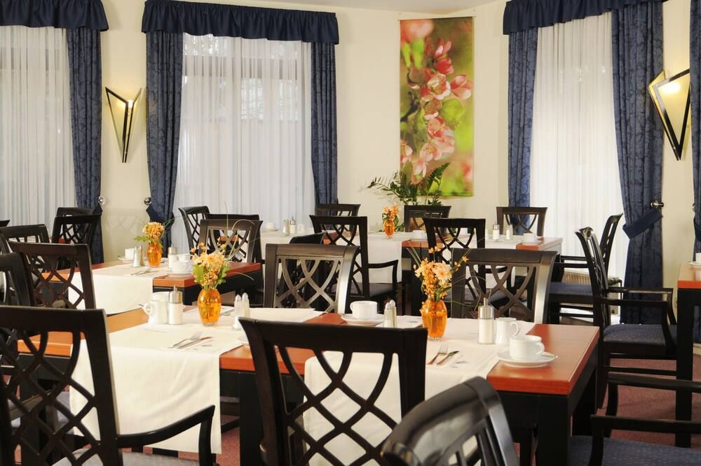 تريب إن بريستول هوتل