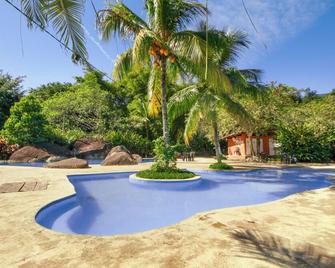 Velinn Camping Ilhabela - Ilhabela - Pool