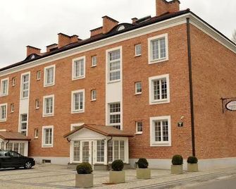 American House Hennela - Varsovia - Edificio