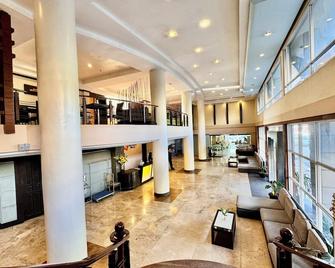 Mo2 Westown Hotel San Juan - Bacolod - Lobby