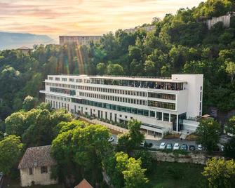 The Babel Community Hôtel - Grenoble Bastille - Grenoble - Building