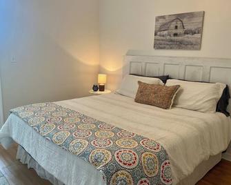 Kelsee’s Country Cottage - Carriere - Bedroom
