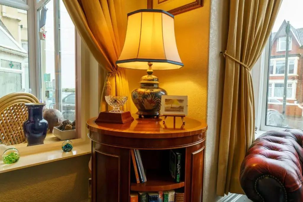 ذا جايدون بي آند بي