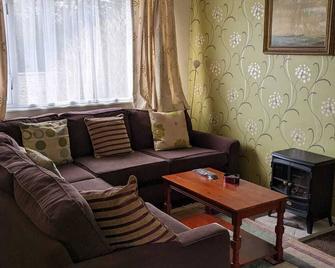 Cosy Cornish Chalet near coast - Camelford - Living room