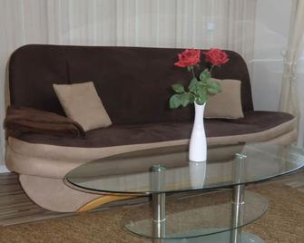Sunny apartment on Elbradweg near Magdeburg - Schönebeck (Elbe) - Wohnzimmer