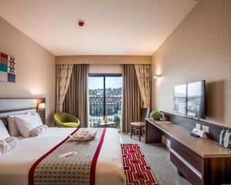 Ramada by Wyndham Nazareth - Nazaret - Ložnice