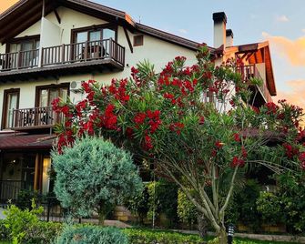 Cevizdibi Otel - Körfez - Bygning