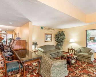 Quality Inn Tifton - Tifton - Olohuone