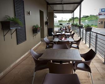 Hampshire Hotel - Ballito - Ballito - Balcony