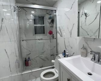 Elegant Escape: Cozy, Spacious, By Jfk - Queens