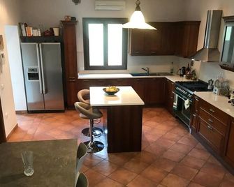 Large Family Villa In The Heart Of Historic Fano, - Fano - Kitchen