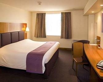 Premier Inn Manchester (Cheadle) - Cheadle - Bedroom