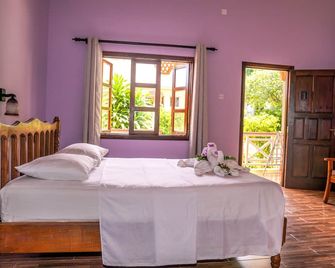 Bernique Guest House - La Digue Island - Bedroom