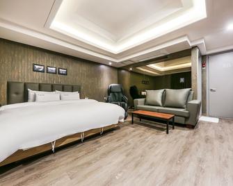 Hotel Soseol Smith - Cheonan - Bedroom