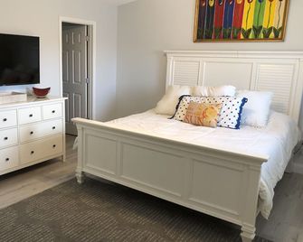 Your Home away from home- Staycation - Cape Canaveral - Slaapkamer