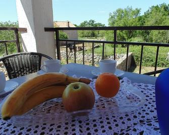 Holiday Home in Starigrad with Garden - Starigrad - Balcón