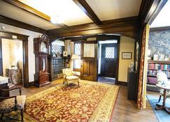 1898 Historic Mansion on the Mississippi - Little Falls - Lobby