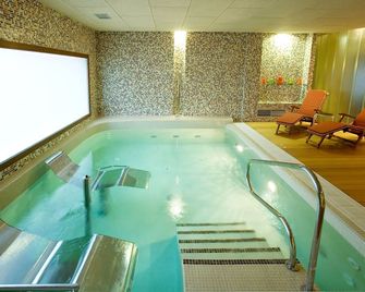 Hotel La Vida Spa - Aldeyuso - Zwembad