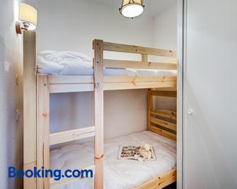 Vacancéole - Résidence Illixon - Bagnères-de-Luchon - Bedroom