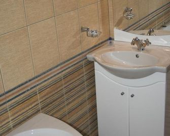 Hotel Old Times - Asenovgrad - Bathroom