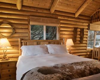 Ranch Hands Bunkhouse RiverView cabin - Sevier River Ranch - 1 Cal King Bed - Hatch - Camera da letto