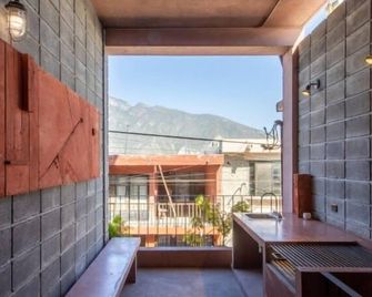 Encantador y cómodo Departamento 1Hab en San Pedro Centro, con cisterna - San Pedro Garza Garcia - Balcony