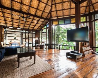 Nature Beach Resort - Ko Chang - Wohnzimmer