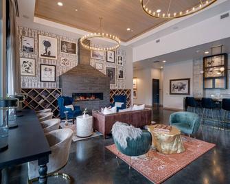Sable 81 - Minneapolis - Lounge