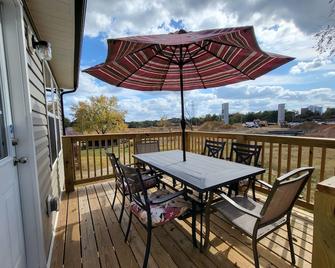 Ranch Home! Near Uncc, Medieval, Pavilio - Charlotte - Balkong