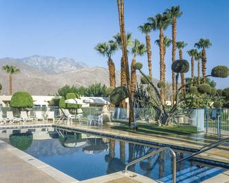 Desert Isle of Palm Springs - Palm Springs - Pool