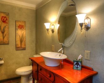 Los Gatos Bed & Breakfast - Penn Yan - Ванна кімната
