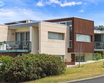 Alouarn Apartments - Augusta - Building