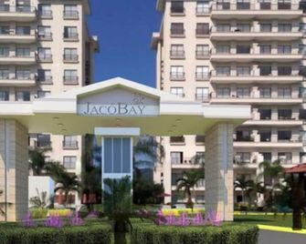 Ocean and Rainforest Panoramic Views Jaco 3 Bdrm With Pool - Jacó - Edificio