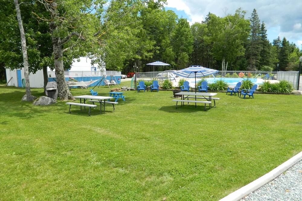 Belle Isle Motel - בר הארבור - פטיו