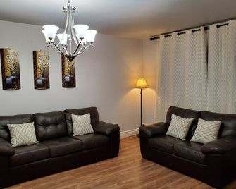 Chalet St-Léo Rc - Montreal - Living room