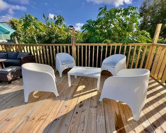 Jobos Luxury Condos - Isabela - Balkon