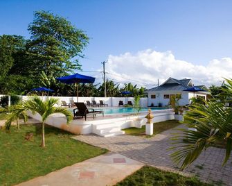 Britannia Hotel - Grand'Anse Praslin - Pool