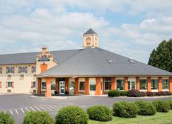 Baymont by Wyndham Pella - Pella - Bâtiment