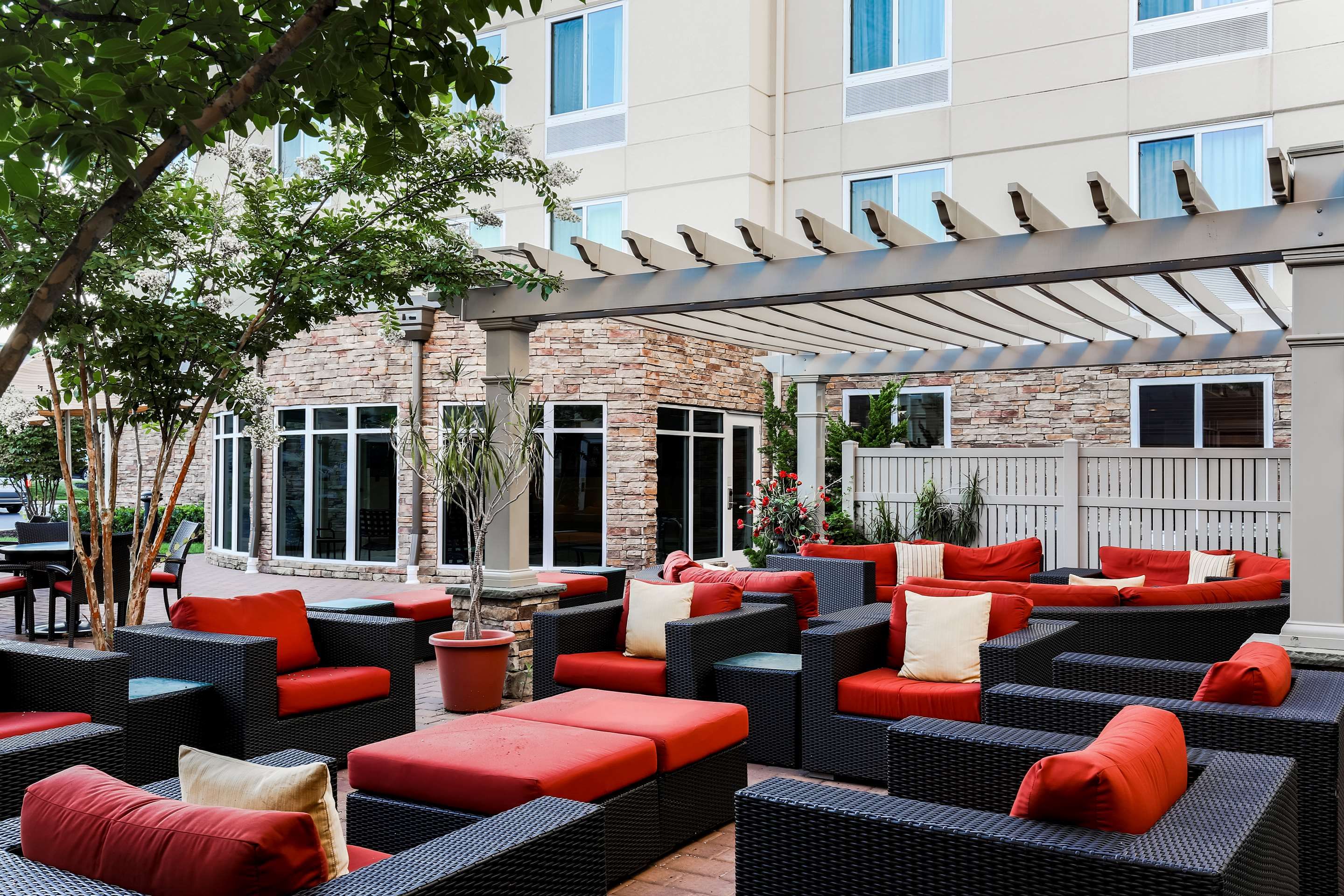 Hilton Garden Inn Melville - Plainview - Building