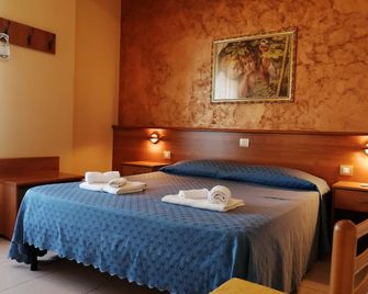 Hotel Il Vulcano - Tropea - Bedroom
